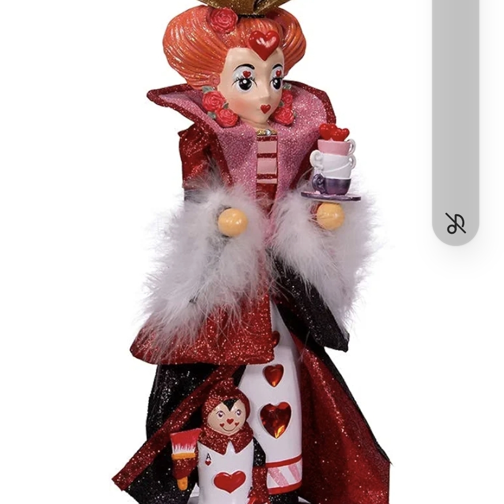 Queen of Hearts Figurine with Red and Black Accents Bundle